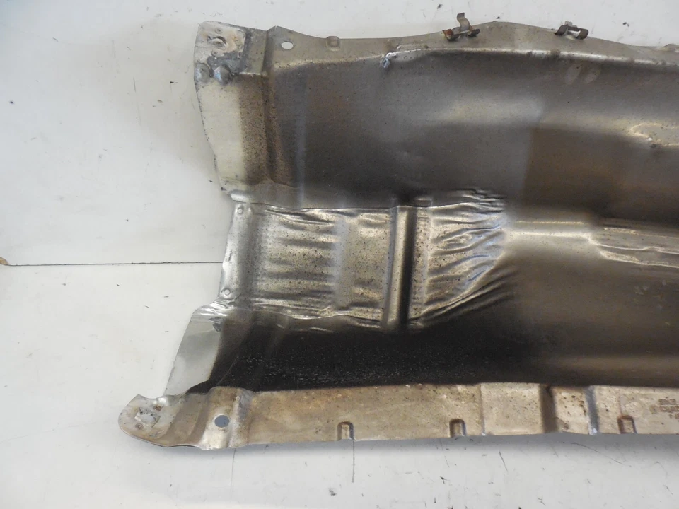 Protector térmico parte inferior trasera Volkswagen Beetle Cabrio 98-10 1C0803308 Foto 2 de 4