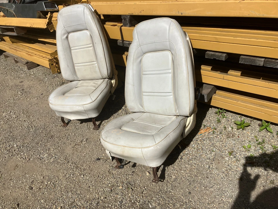 Par 1976 1977 1973 74 75 Buick Century/Pontiac Firebird? asientos cubo con lumbar Foto 2 de 4