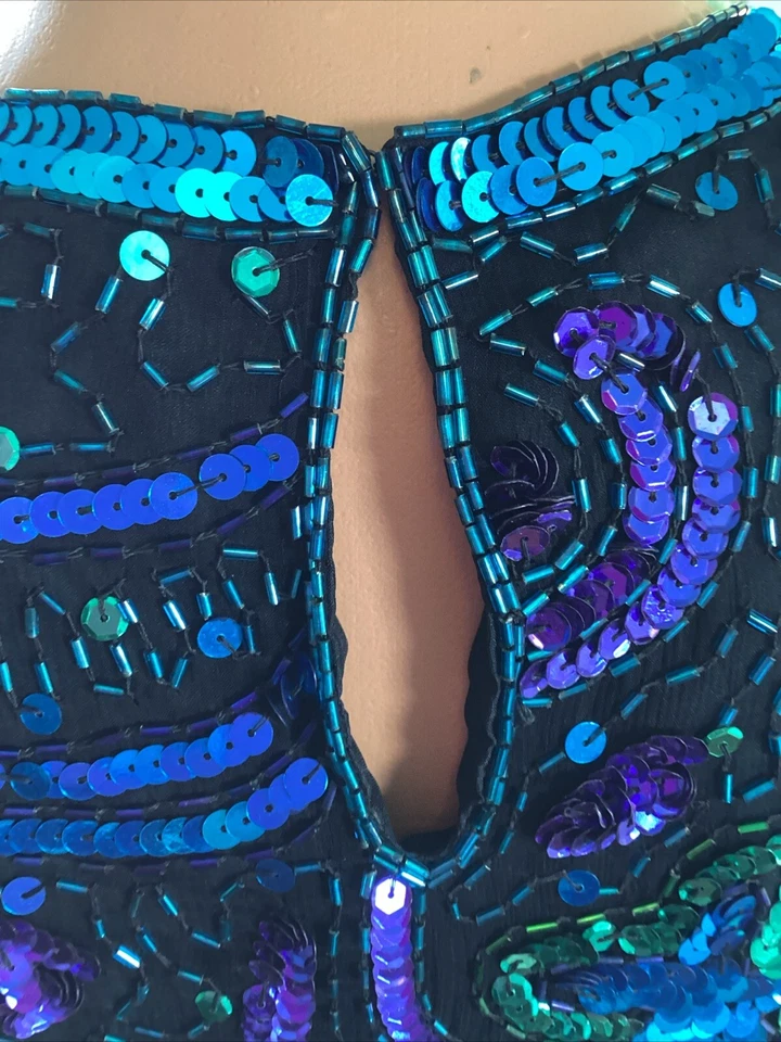 De Colección Lawrence Kazar Seda Lentejuelas Cuentas Top Ramo Verde Azulado Negro Púrpura Formal Talla PS Foto 3 de 4