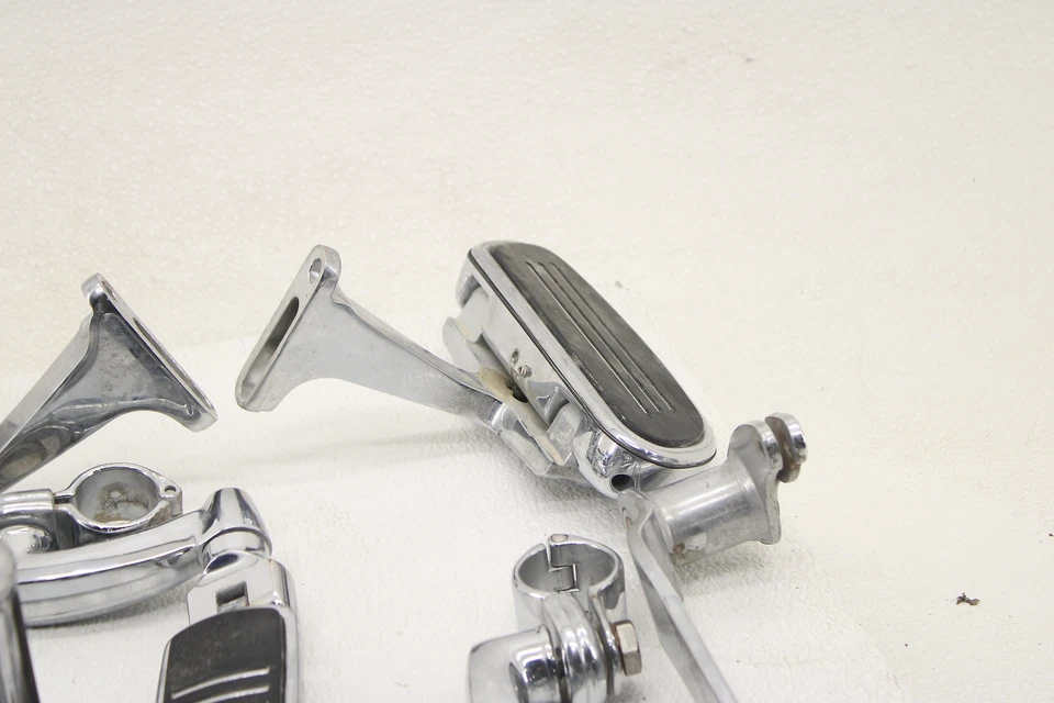 08-11 Harley Davidson Street Glide Flhx Pie Delantero Juego de Escalones Par Foto 4 de 4