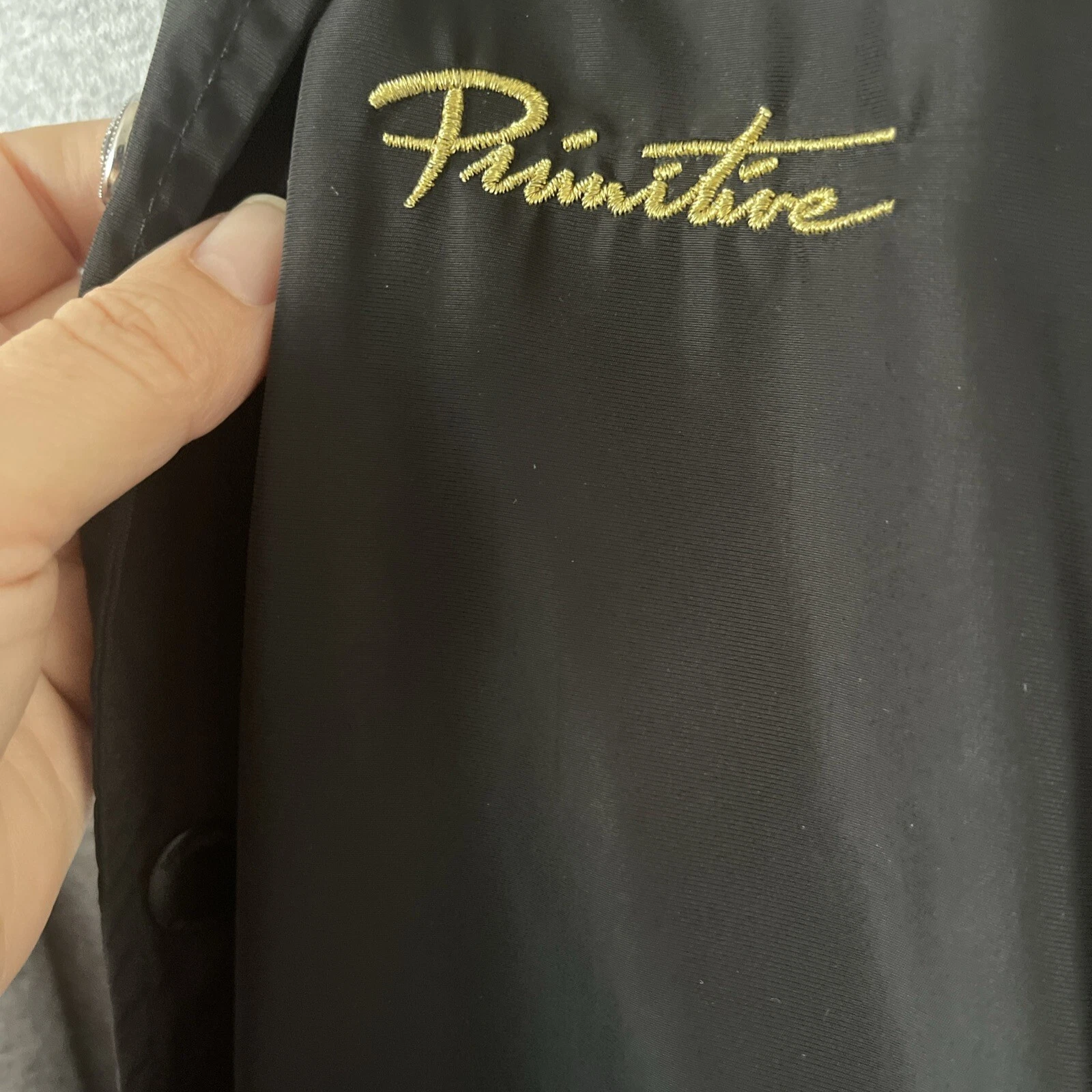 COACH GIACCA SKATEBOARD PRIMITIVA Nero Ricamata Logo Oro Giacca Uomo Small