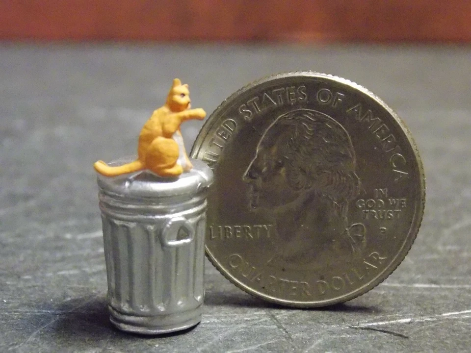 Dollhouse Miniature Cat Trash Can Animals 1:48 Quarter Scale B424 Dollys Gallery - Image 3 of 3
