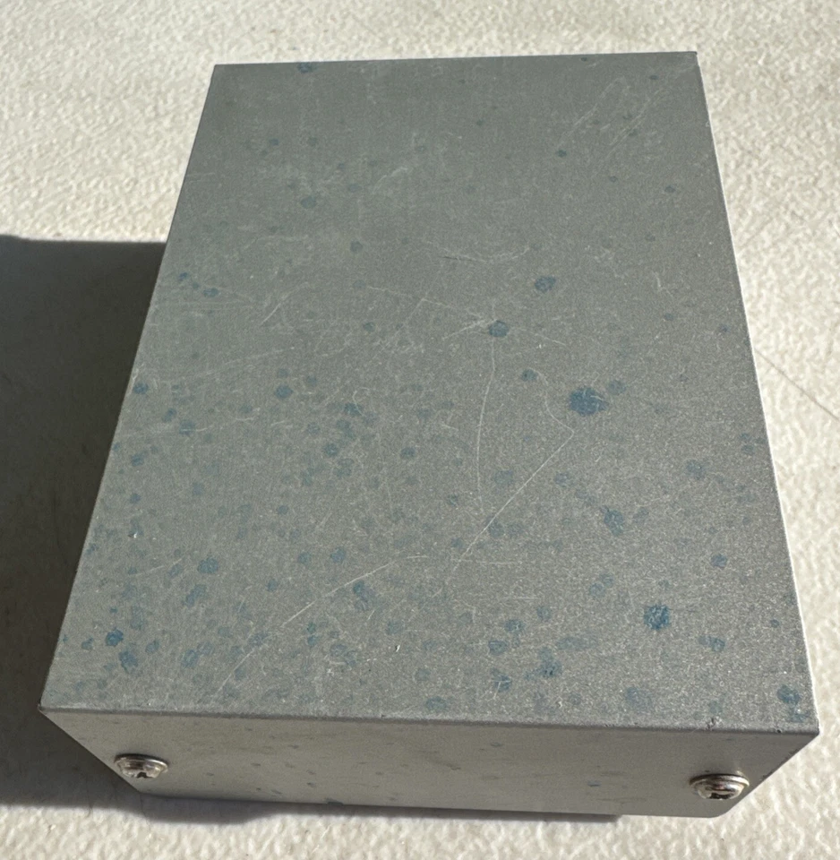 MT-VIKI MT-1504 VGA Splitter 4 Ports 150 MHz With Power Adapter - Image 4 of 4