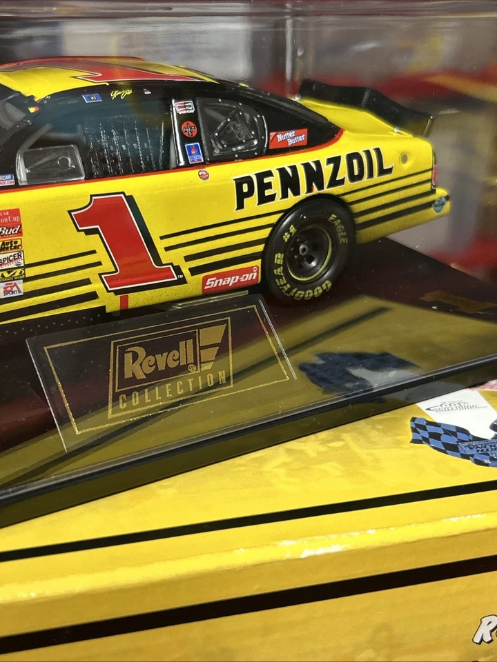 Revell 101756 Steve Park #1 Pennzoil 1:24 литая с витриной - Изображение 3 из 4