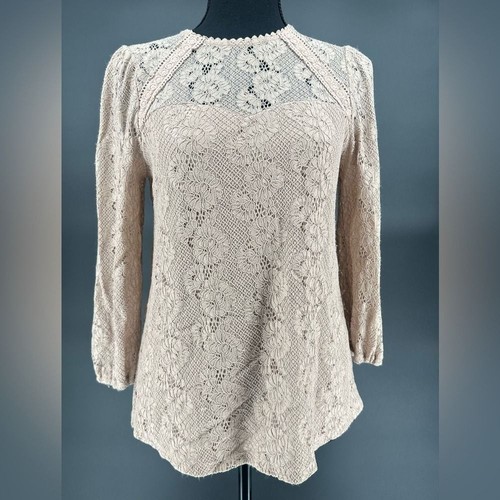 #106 - Cable & Gauge Women's Long Sleeve Lined Champagne Lace Blouse Size M