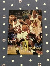 1994-95 Flair B.J. Armstrong #20 Chicago Bulls (W)