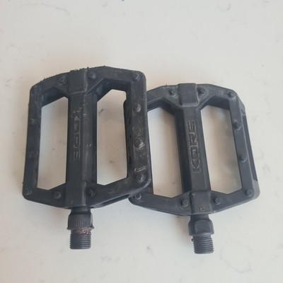 Kore Basic Kunststoff Pedale, Mountain, BMX, Flat, MTB, 9/16, schwarz.