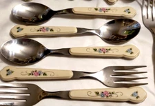 Pfaltzgraff Tea Rose Flatware 18 pc 4 Place Sets TAIWAN Stainless Plastic Handle