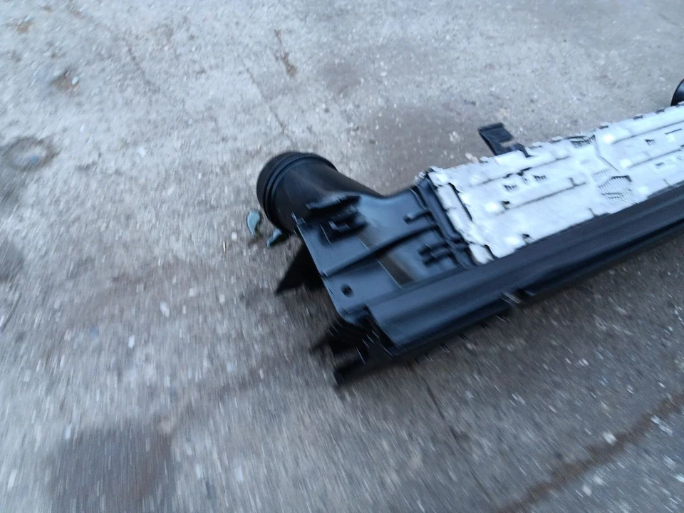 Радиатор турбонаддувный интеркулер 12–18 BMW F30 320i 328i 428i 17517618809 - Изображение 2 из 4