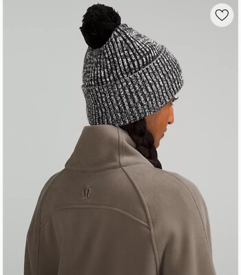 Lululemon Women display picture 1