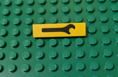 RARE~VINTAGE~LEGO 2431px7 1X4 YELLOW TILE BLACK WRENCH Sets 715(1990) 6521(1987)