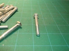 Midwest Fastener Lot Of 40 1/4 - 20 x 2 1/4 Coarse Hex Cap Grade 5 Bolt