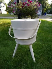 Vintage White Wooden Firkin- Sugar Bucket Antique White with Clover (d3-g)