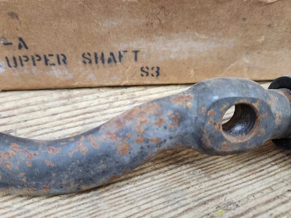 Eje de brazo de control superior Lincoln Continental 1970-1972, bujes C5AZ3047A nuevo de lote Foto 4 de 4