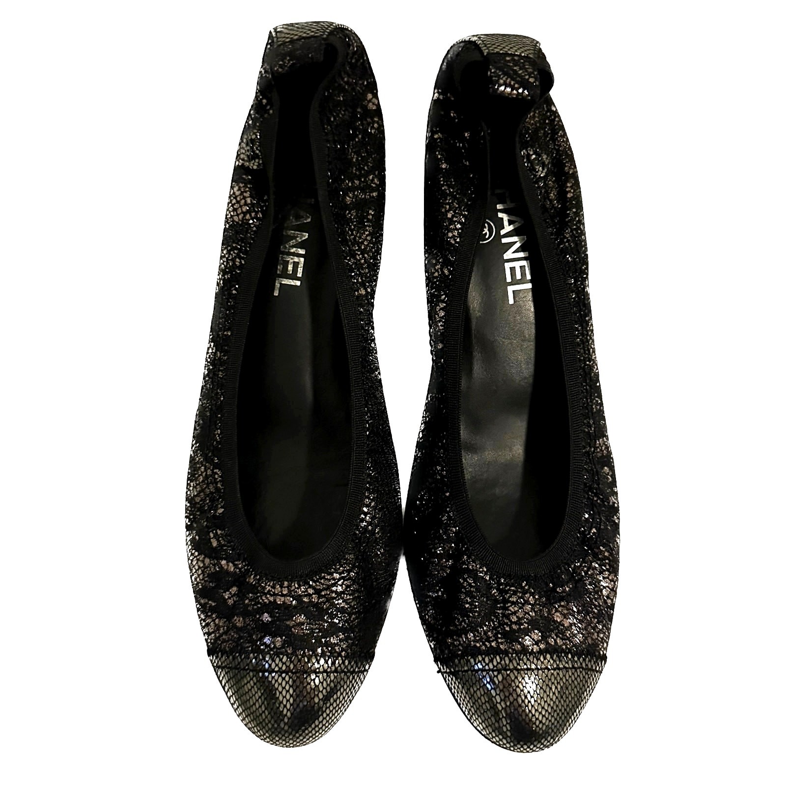 CHANEL Black Gold Metallic Cap Toe Stretchy Block Heel Pumps IT 40 thumbnail 4