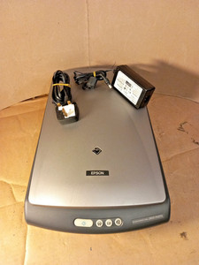 Flachbettscanner Epson Perfection 2400 Photo USB 2.0 + Filmadapter mit Netzteil