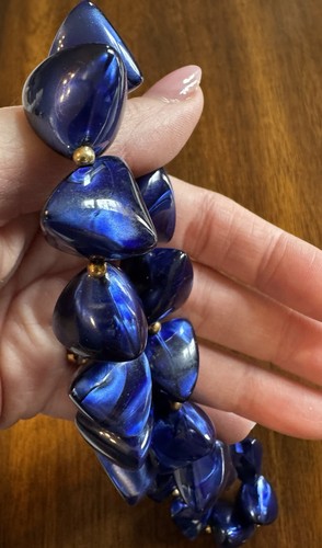 Absolutely Beautiful Navy Blue Shiny Triangle Plastic Vintage Bead Necklace 16”