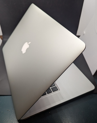 MacBook本体 シルバー NVIDIA GPU VIDEO - HI END Apple MacBook Pro 15