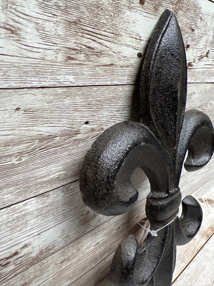 Letrero de placa de pared de hierro fundido Fleur De Lis rústico estilo antiguo victoriano 9 1/2 pulgadas Foto 3 de 4