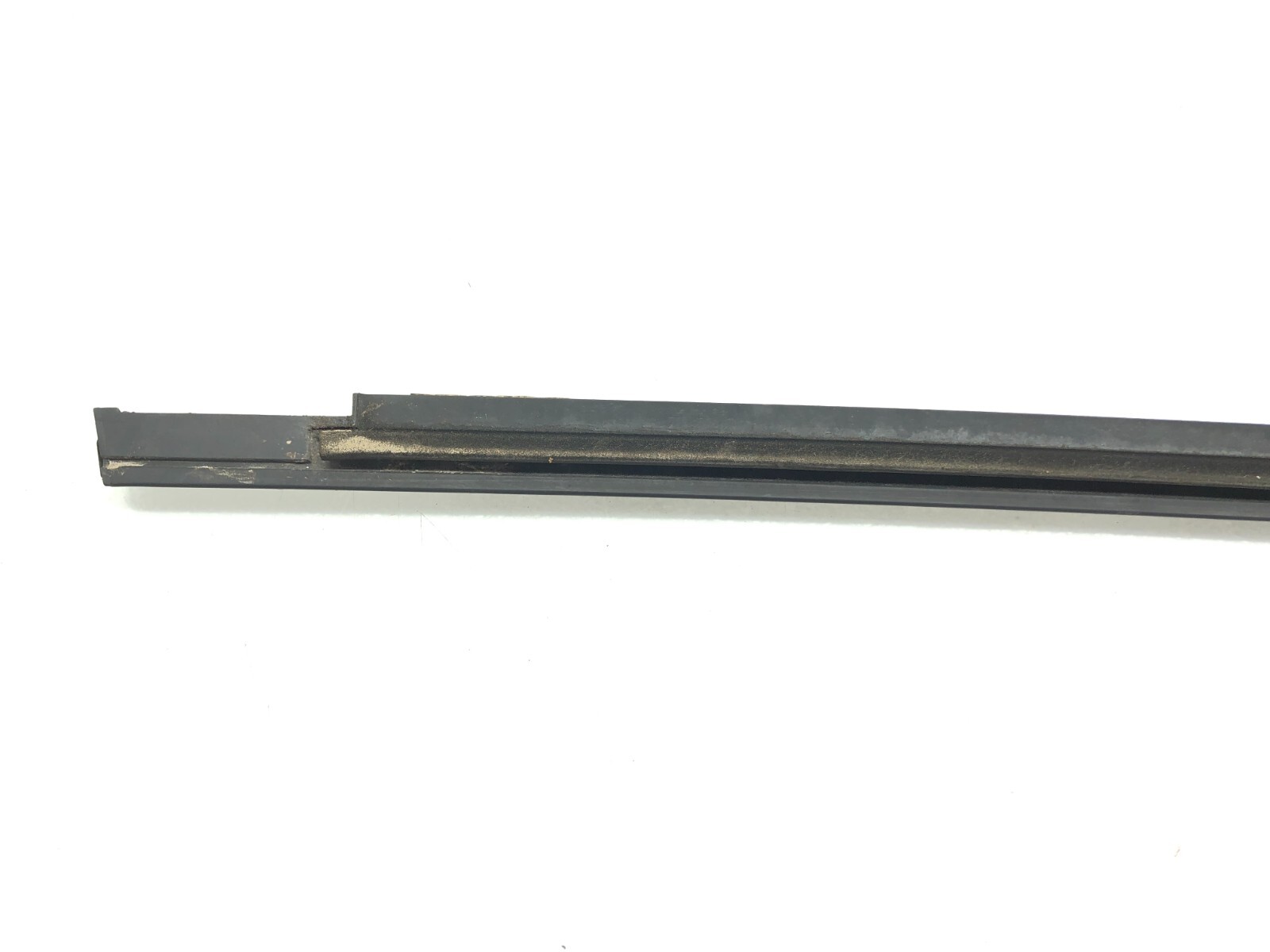 2014-2020 MASERATI QUATTROPORTE LEFT DRIVER REAR DOOR WINDOW BELT MOLDING TRIM