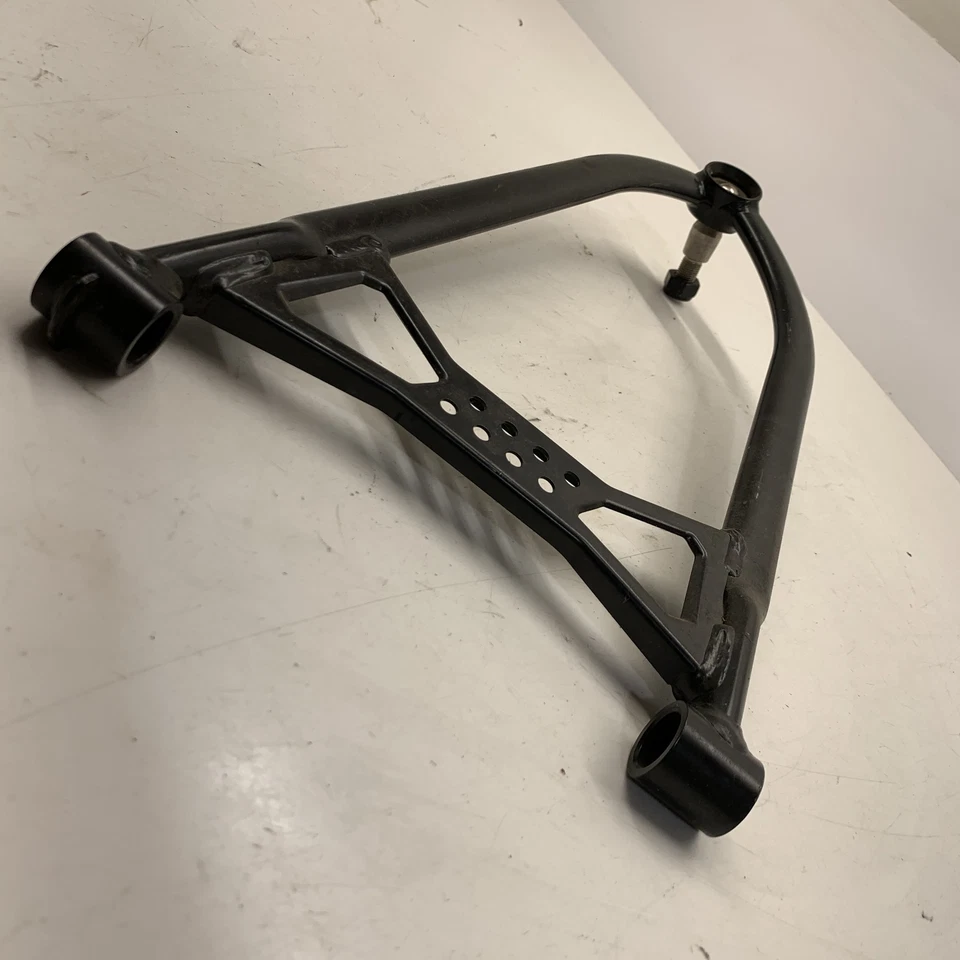 Brazo superior, LH, negro - 2014 SKI-DOO MXZ X 800R E-TEC 65673 Foto 3 de 4