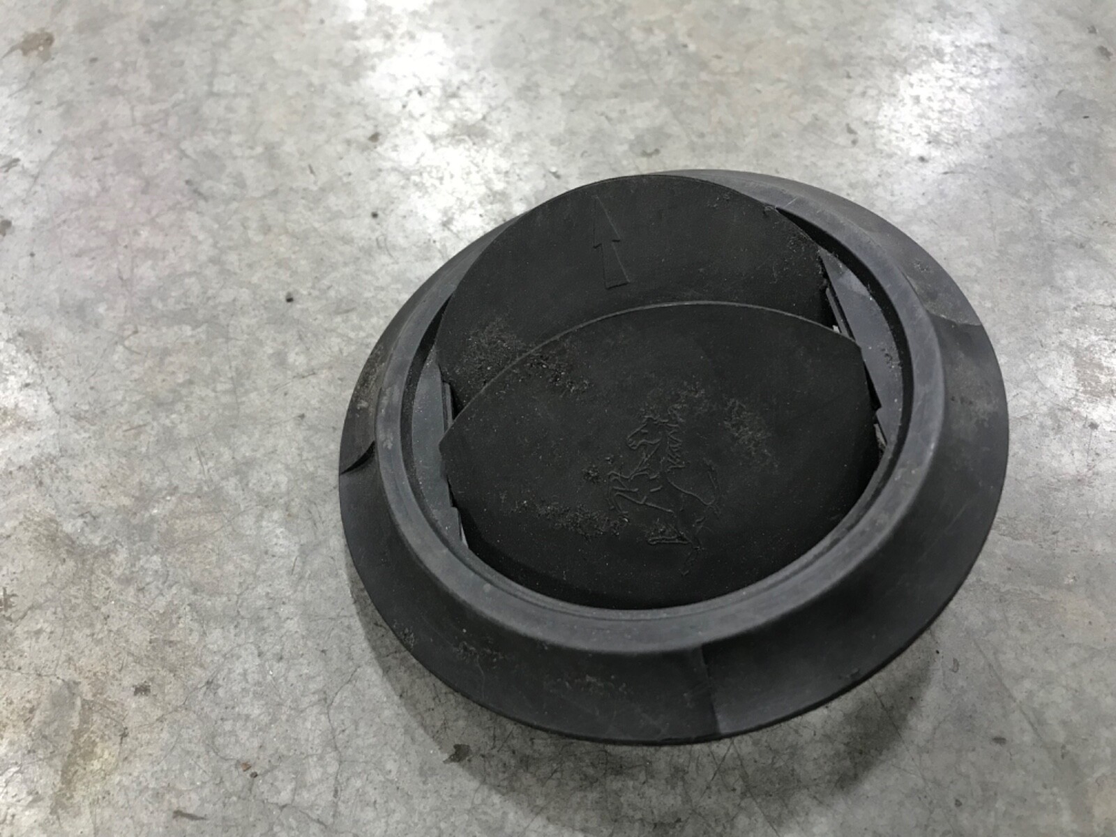 Ferrari 308 dash vent