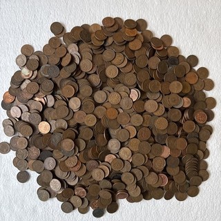 Canadian Cents Lot of 1 000 Coins In Photo = Coins Shipped. Freight Paid.