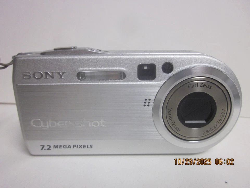 Sony Cyber-Shot DSC-P150 Digital Camera w/ Battery Untested 7.2 Mp Vintage Photo - Image 2 of 4