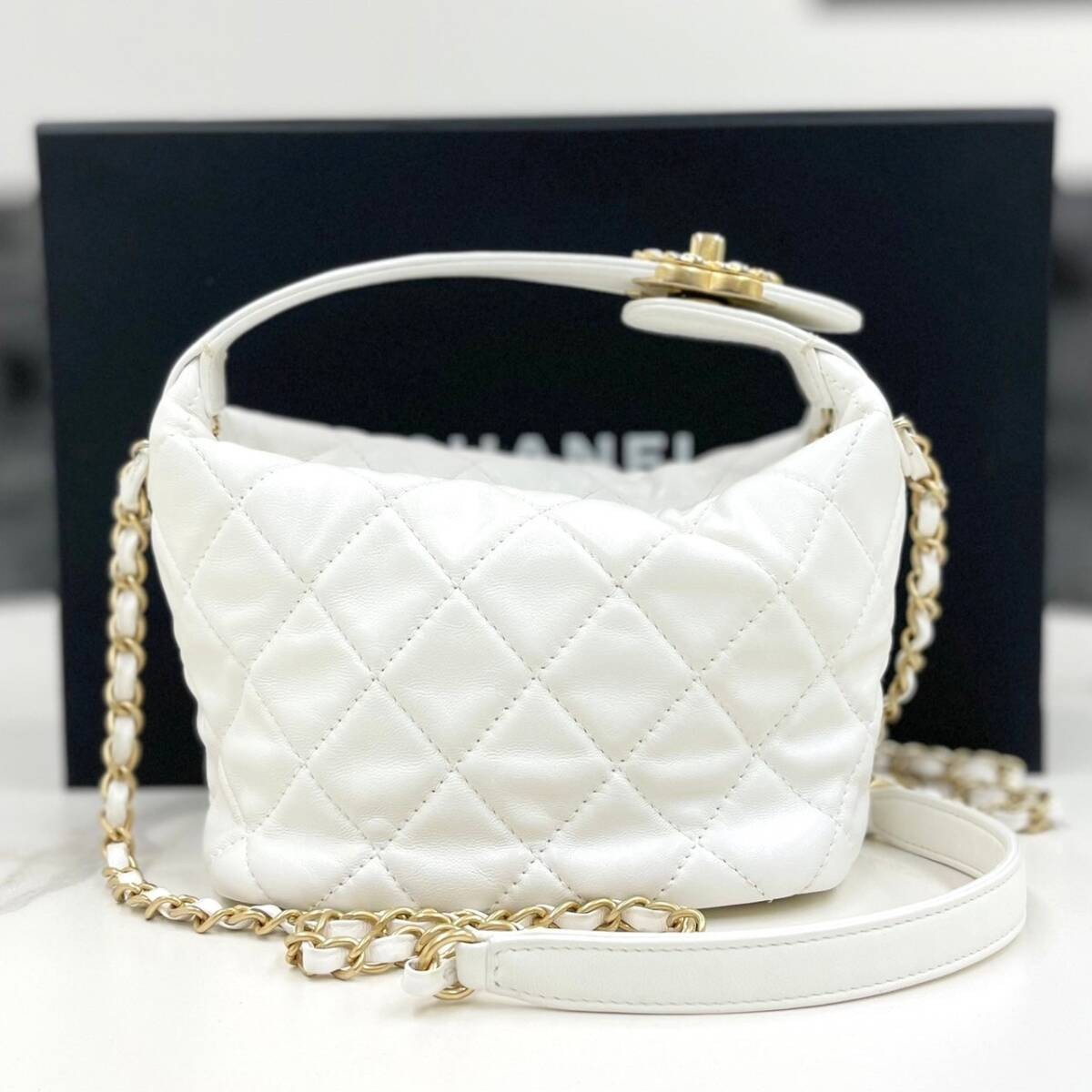 CHANEL Matelasse Lambskin 2way Shoulder Bag 29 Series in Excellent Condition