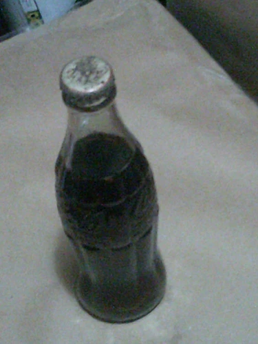 VINTAGE 1940 FULL BOTTLE OF COCA-COLA/NO CITY OF ORIGIN ON BOTTOM