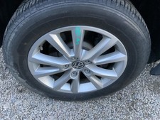 Wheel 18x8 Alloy 10 Spoke Opt Ch8 Oem 14-16 Touareg 1404224 Wheel 18x8 Alloy 10 Spoke Opt Ch8 Oem 14-16 Touareg 1404224
