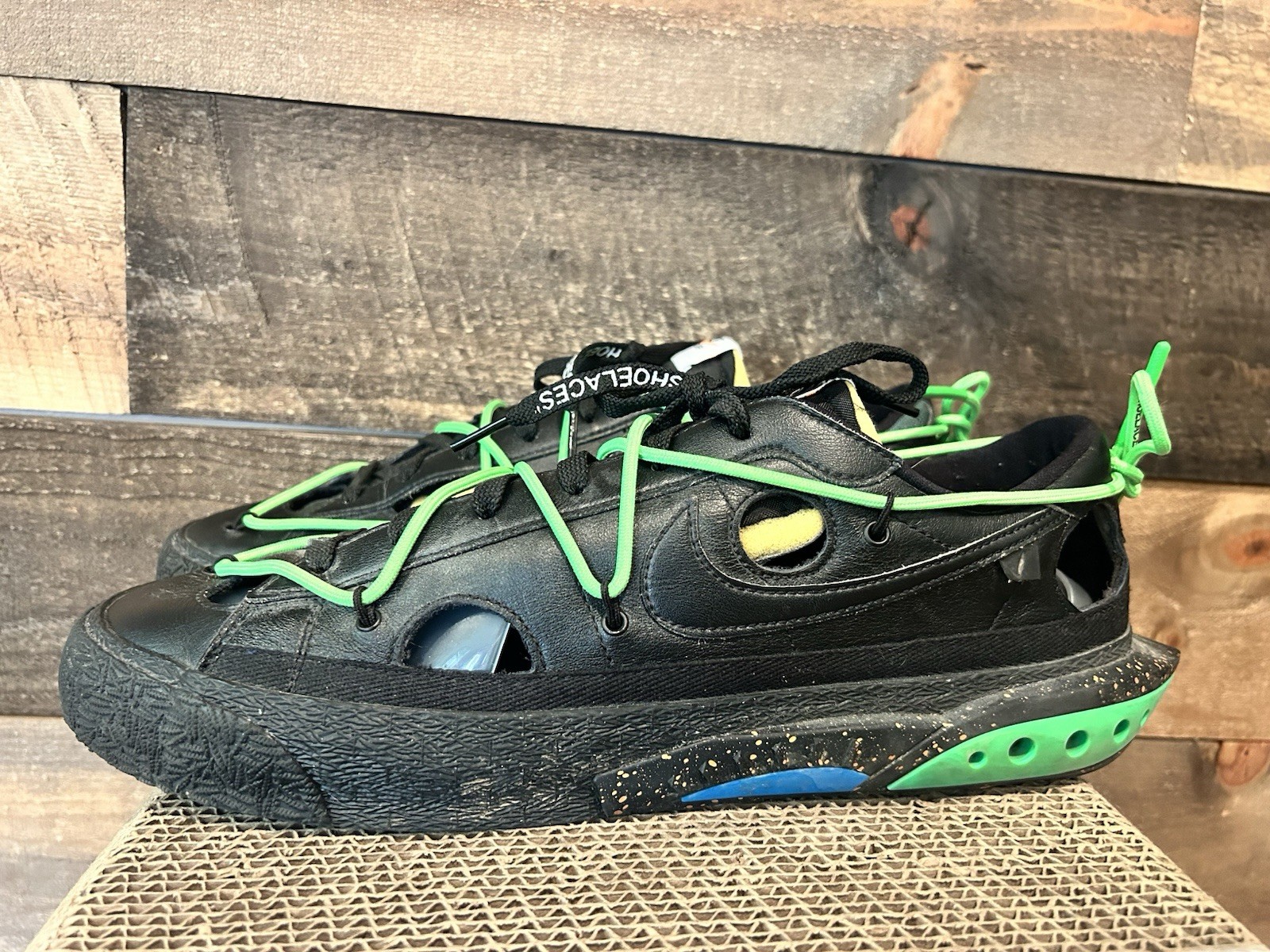 OFF WHITE X NIKE Nike Blazer Low 77 x Off White Sneakers Uomo Taglia 13 Nero Verde DH7863 001