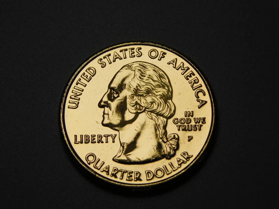 2001 P NY NEW YORK STATE STATUE OF LIBERTY US GOLD COLORED QUARTER - Image 2 of 4