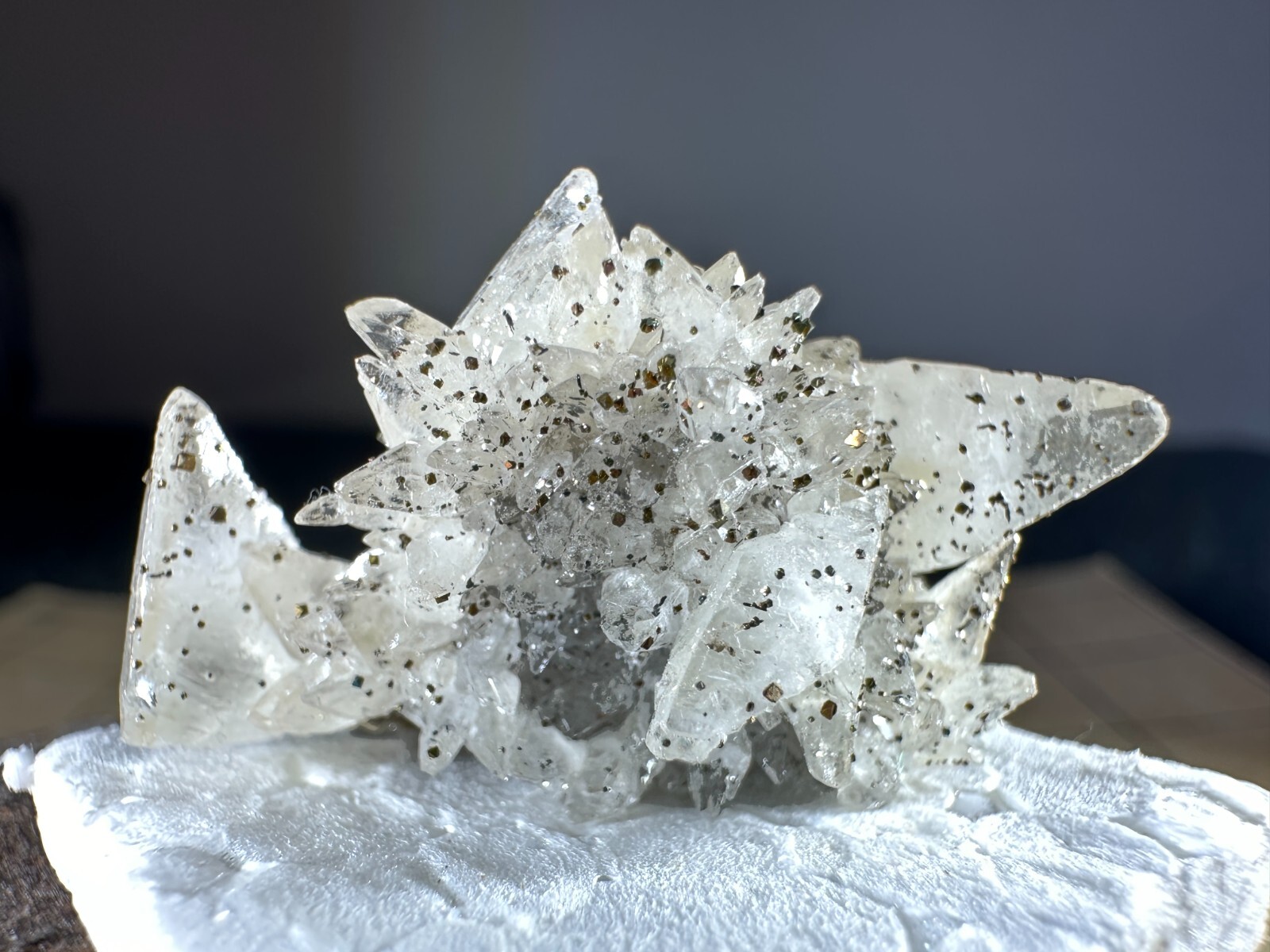 Tiny PYRITE PYRAMIDS on CALCITE CRYSTALS Pints Quarry Raymond Iowa ☆1005 eBay