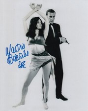 MARTINE BESWICK signed Autogramm 20x25cm JAMES BOND in Person autograph COA