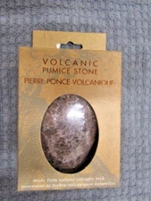 EVRIHOLDER~~NATURAL VOLCANIC ROCK~~PUMICE STONE TO EXFOLIATE FEET NIB 35