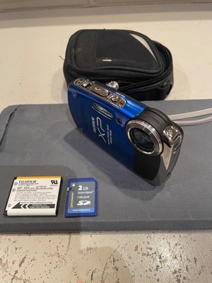 FujiFilm FinePix X Series XP20 14.2MP Digital Camera with 5X Optical Zoom