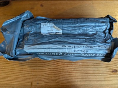 First Field Dressing - Notfallverband - UK Ausgabe Brandneu - Versiegelt