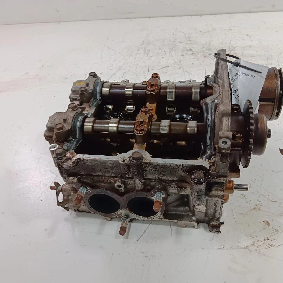 乘客右发动机气缸盖 2.4 升 适合 15 - 19 斯巴鲁 Legacy — 第 4/4 张图片