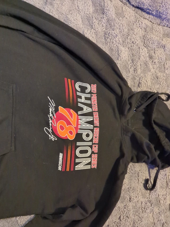 Champion 2017 NASCAR #78 Martin Truex Jr. sudadera con capucha para mujer talla mediana negra Foto 2 de 4