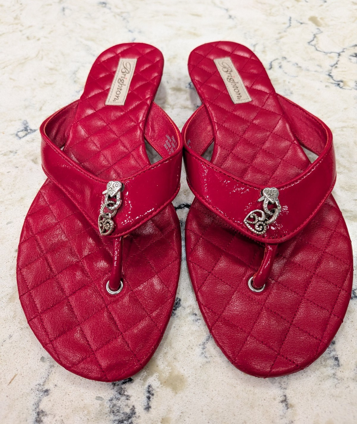 Brighton Red Leather Quilted Sandals Flip Flops Silver Tone Charm Women Size 9.5