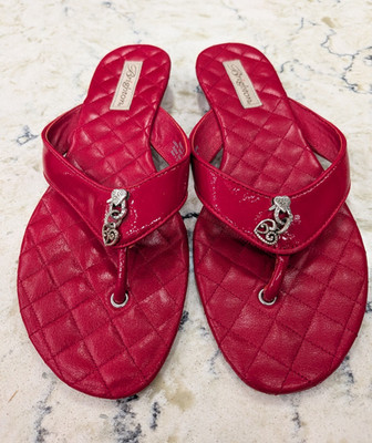 Brighton Red Leather Quilted Sandals Flip Flops Silver Tone Charm Womens Size 10