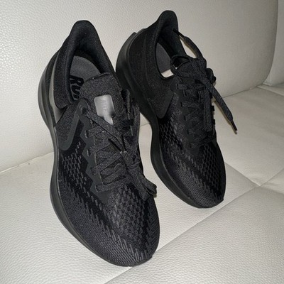 NIKE ZOOM WINFLO 6 4 E Triple Black Size 7 Brand new in the box