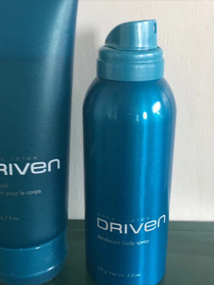 Jabón corporal Avon Derek Jeter DRIVEN 6,7 fl. Oz. & Body Spray 4 OZ Foto 2 de 3