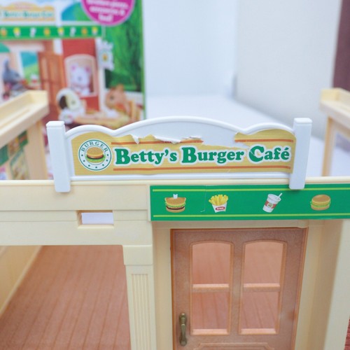 Sylvanian Family Calico Critters Burger Café Juego Completo Inglés Completo - Imagen 11 de 11