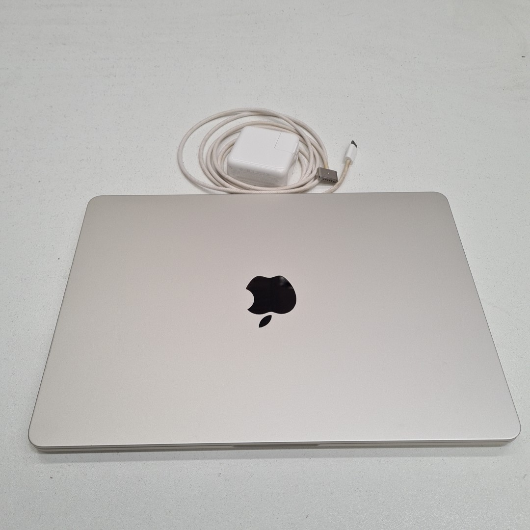 Apple MacBook Air 2022 13" M2 8GB/256GB 93% BH Starlight JAP KB *EXCELLENT*