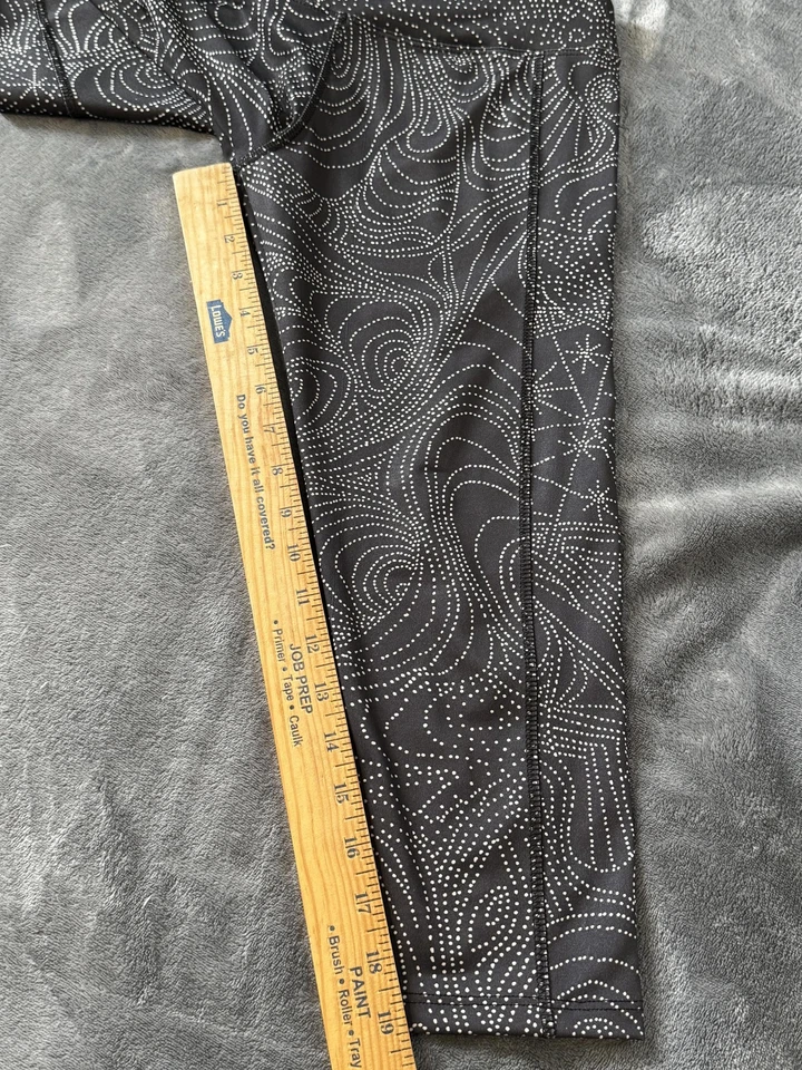 Lululemon Athletica Pants Womens 4 Black White Printed Capri Crop Leggings - Image 3 of 4