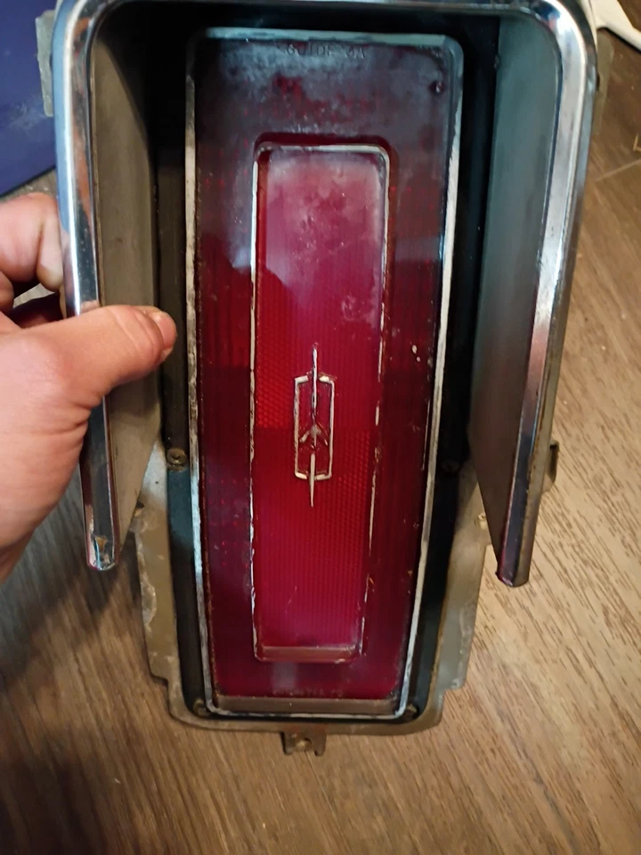 Oldsmobile Cutlass 1973 luces traseras Hurst Olds lámpara 442 bisel y lente Hurst Olds Foto 4 de 4