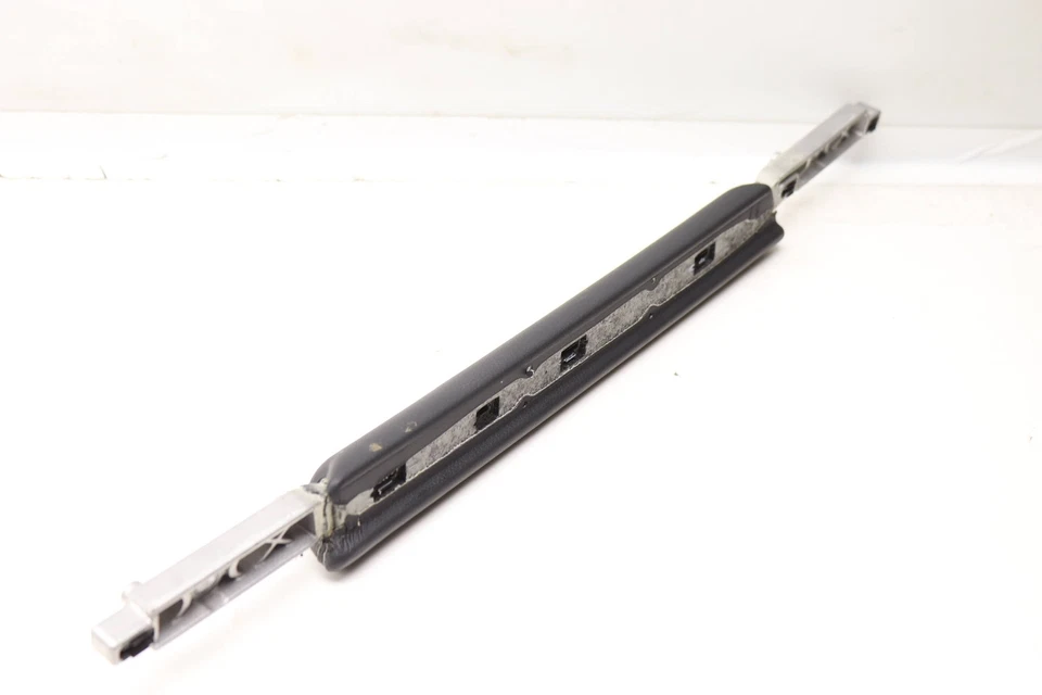 2007-2011 MERCEDES-BENZ ML63 AMG - LEFT Center Console GRAB Handle / BAR - Image 3 of 4