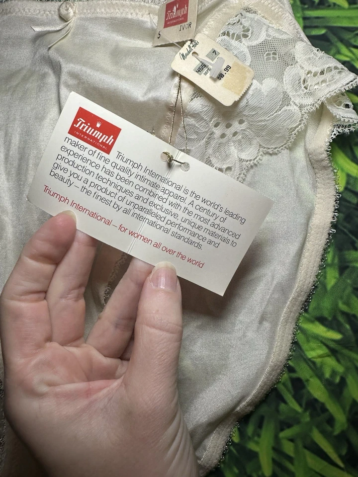 NWT Vintage 80s Triumph Panties S Ivory Nylon Lace Hi Cut USA Marshall Field’s  - Image 3 of 4